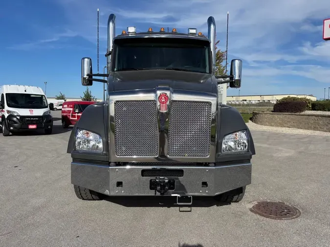 2026 Kenworth T880