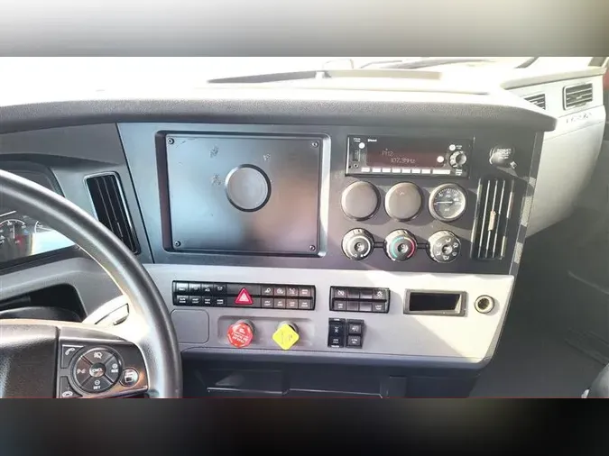 2022 FREIGHTLINER CA126