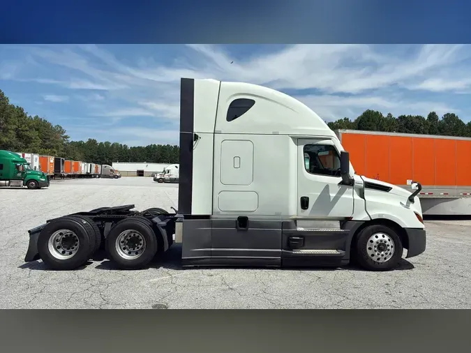 2023 Freightliner Cascadia 126
