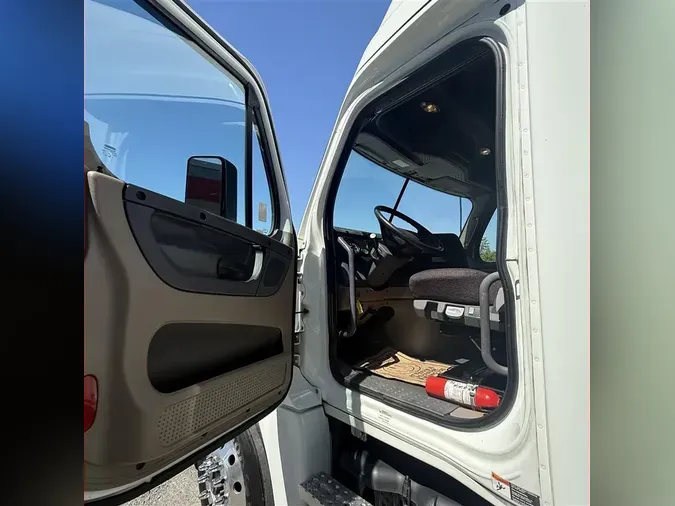 2020 FREIGHTLINER CASCADIA