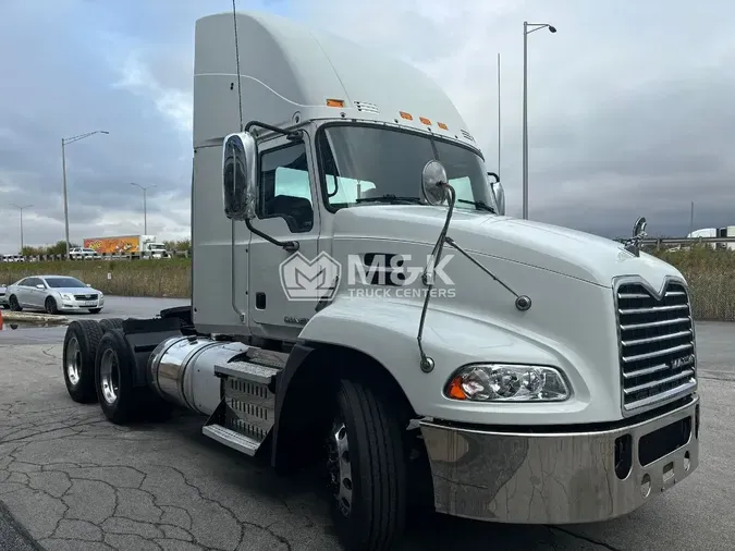 2016 MACK CXU613