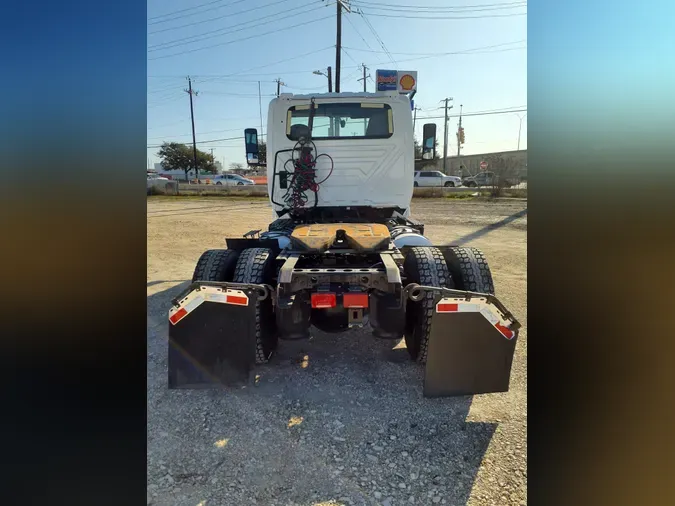 2019 NAVISTAR INTERNATIONAL LT625 DAYCAB S/A21e9f8020a43e804381fe46a80a3ffc0