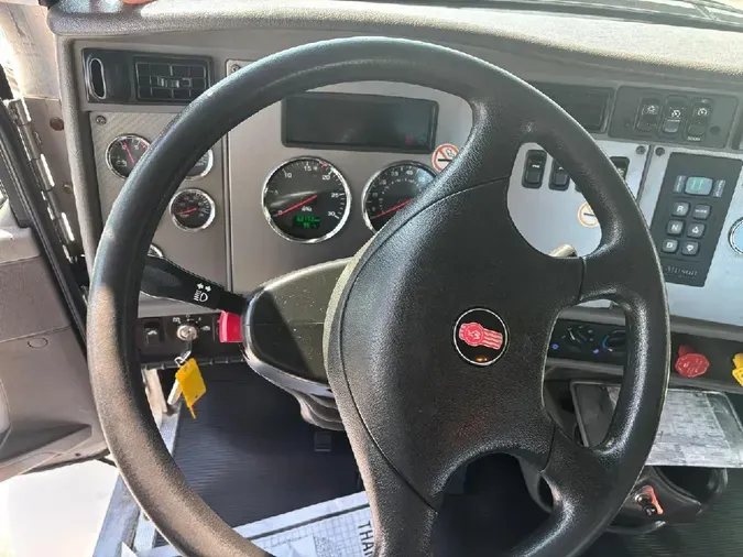 2018 KENWORTH T370