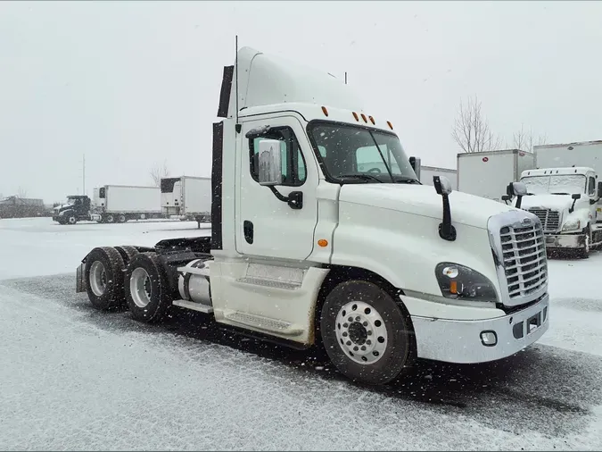 2017 FREIGHTLINER/MERCEDES CASCADIA 125