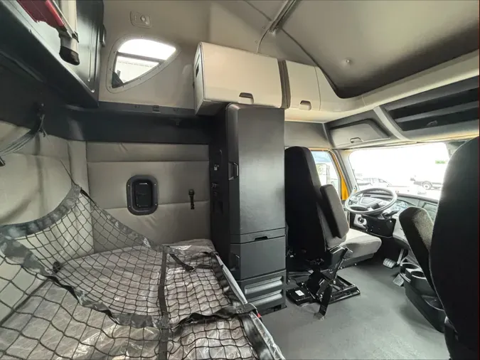 2022 Freightliner Cascadia 12621f58c1521662f13d83a9a6aef3d1bf4