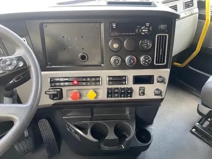 2021 Freightliner Cascadia21f640bfe7c3d19fc85e1c022a314c20