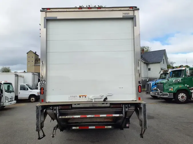 2018 FREIGHTLINER M2 106
