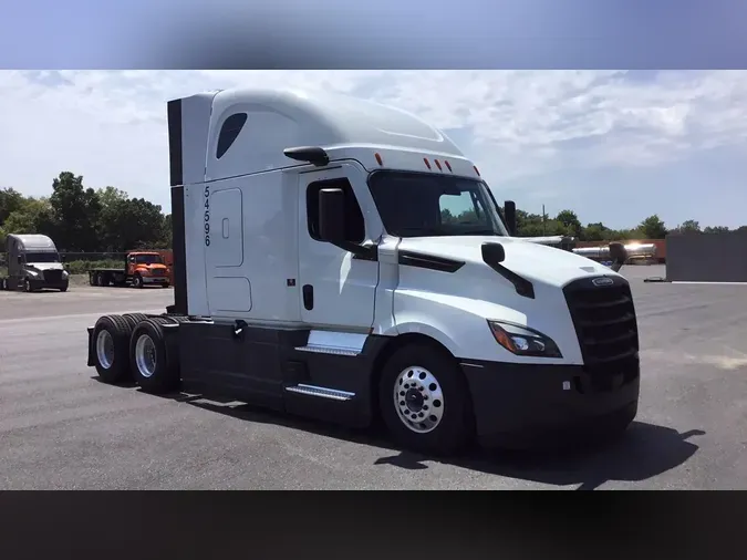 2023 Freightliner Cascadia 12621fc8572574b5b3dcc921de5e4020dd2