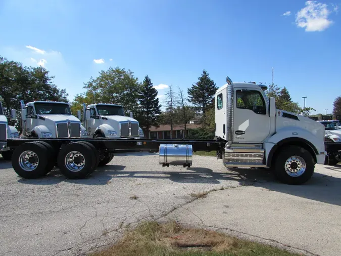 2024 Kenworth T880