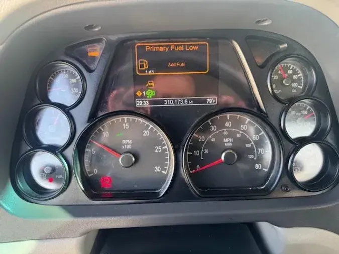 2020 Peterbilt 567