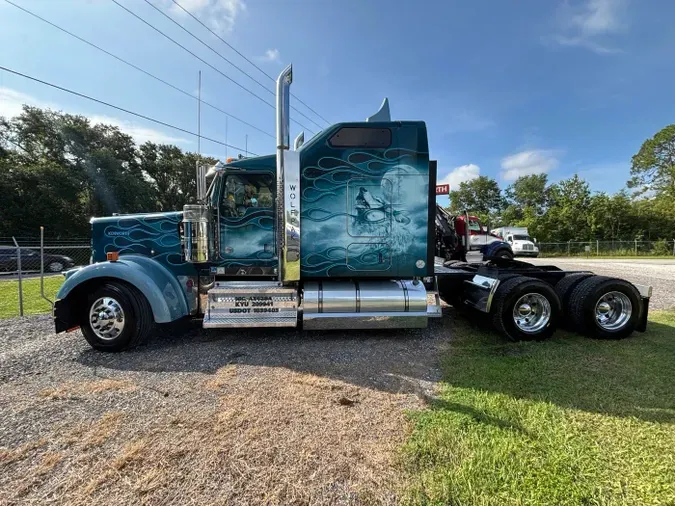 2021 Kenworth W900L