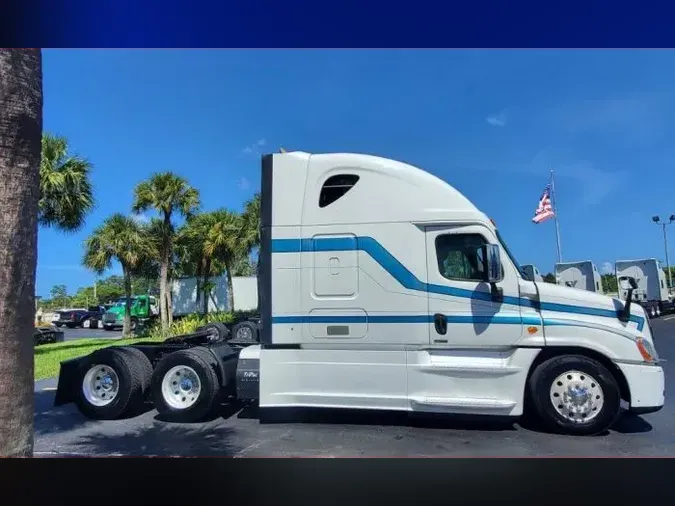 2016 Freightliner Cascadia