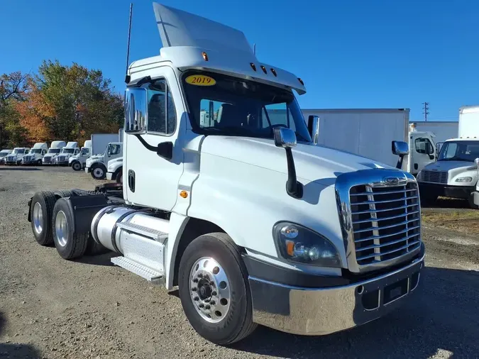 2019 FREIGHTLINER/MERCEDES CASCADIA 125