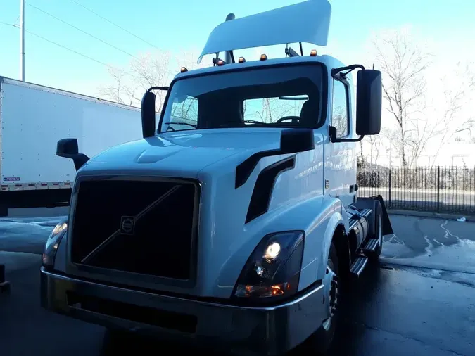 2016 VOLVO VNL42TRACTOR22045c9b2de1a4f2251aaa072149139e