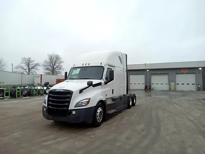 2021 Freightliner Cascadia 126