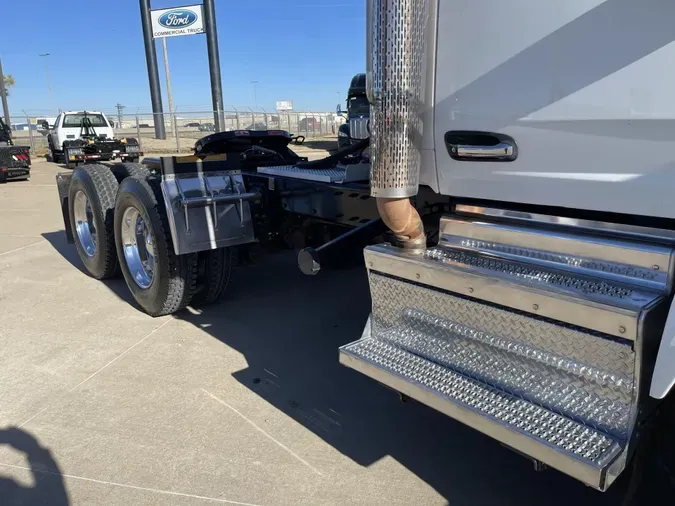 2020 Peterbilt 567