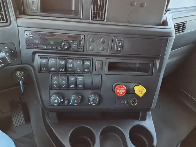 2020 NAVISTAR INTERNATIONAL LT625 SLPR CAB
