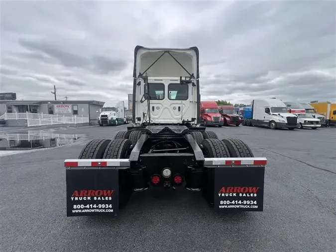 2018 FREIGHTLINER CA12562DC