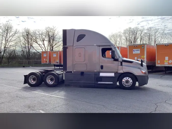 2022 Freightliner Cascadia 126