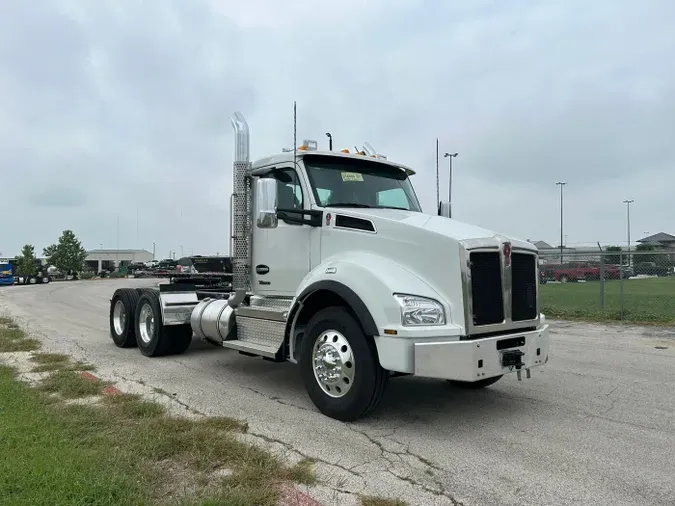 2026 Kenworth T880