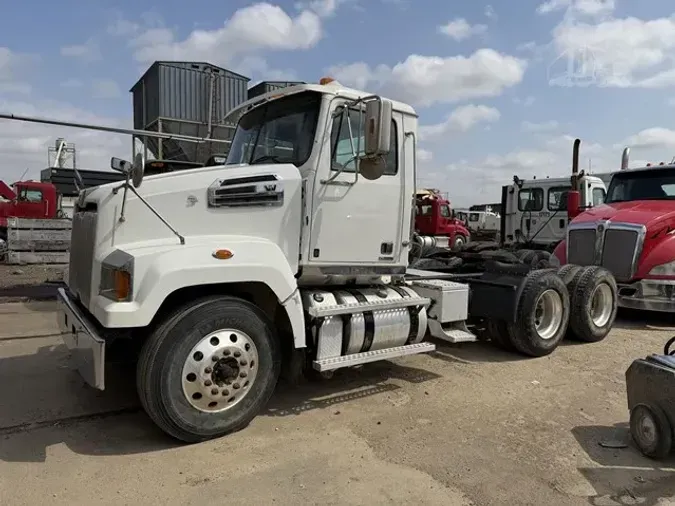 2017 WESTERN STAR 4700