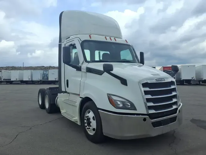 2021 FREIGHTLINER/MERCEDES NEW CASCADIA PX1266422104bae82beb6d81a09228d2c599fbd