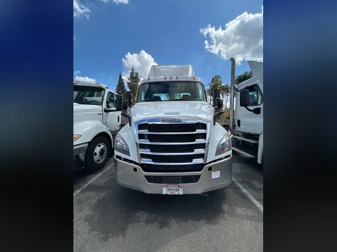 2020 FREIGHTLINER NEW CASCADIA 116
