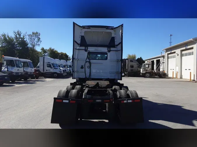 2020 Volvo VNL300