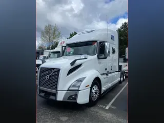 2024 VOLVO VNL64T860