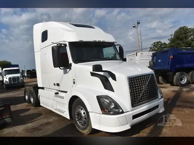 2016 VOLVO VNL64T670