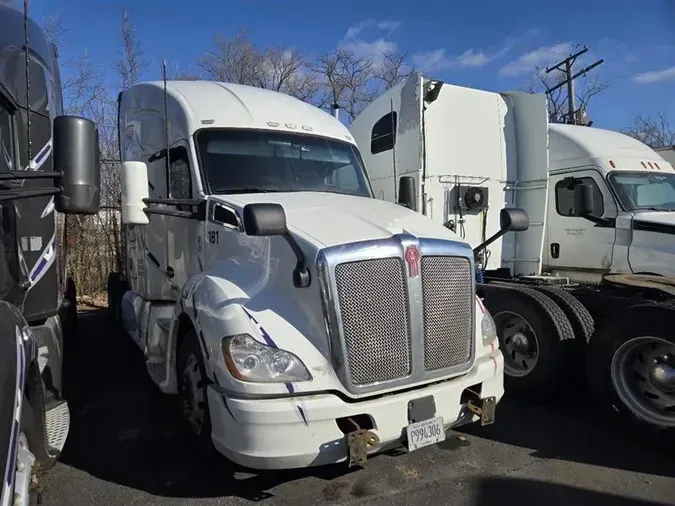 2022 KENWORTH T68022199ddd57599a432c95d2e9ba2fe48b