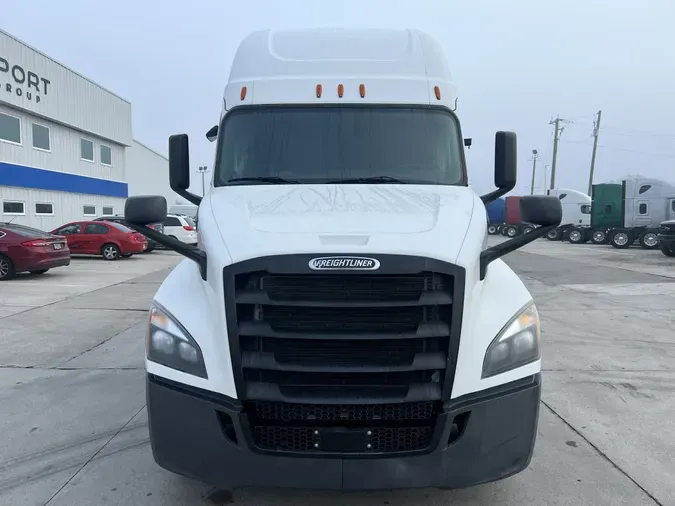 2020 Freightliner Cascadia 126