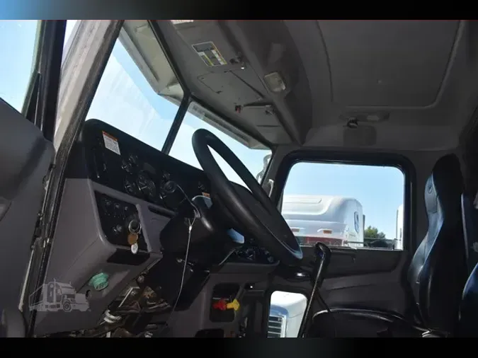 2015 PETERBILT 365