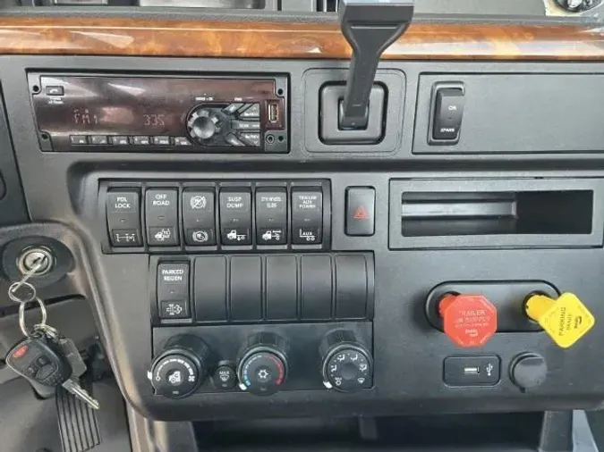 2019 International LT625