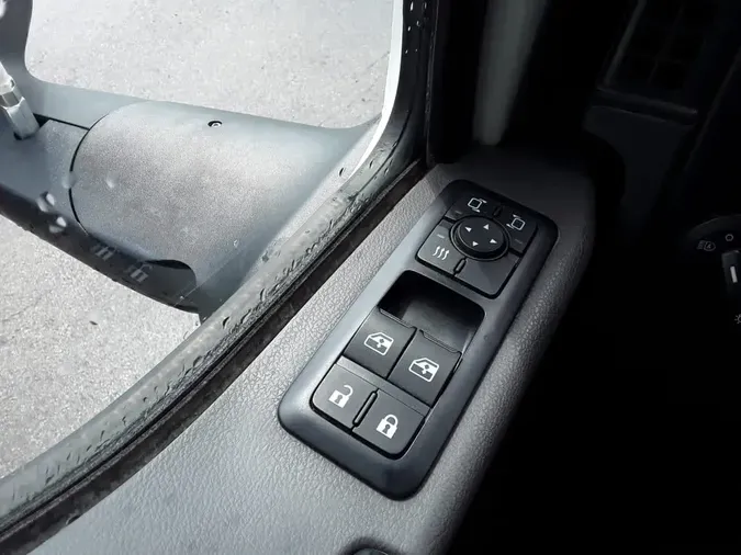 2019 NAVISTAR INTERNATIONAL LT625 SLPR CAB