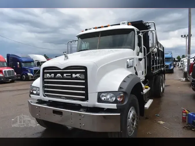 2014 MACK GRANITE GU713