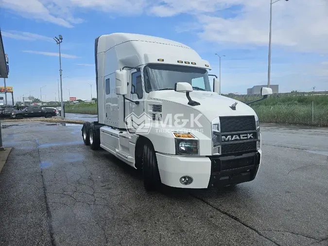 2022 MACK Anthem