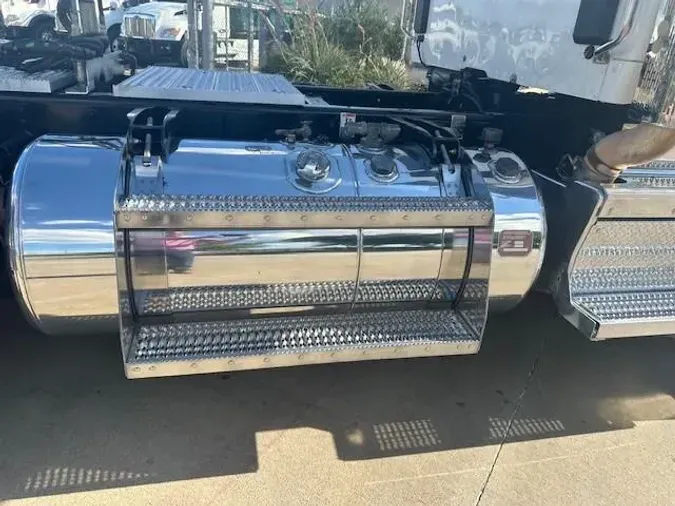 2020 Peterbilt 567