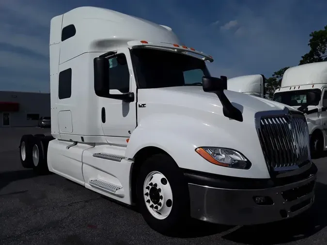 2019 NAVISTAR INTERNATIONAL LT625 SLPR CAB