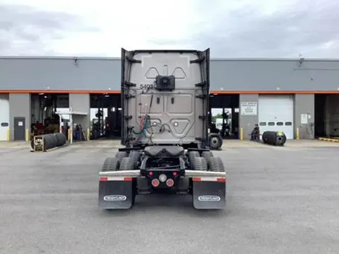 2023 Freightliner Cascadia