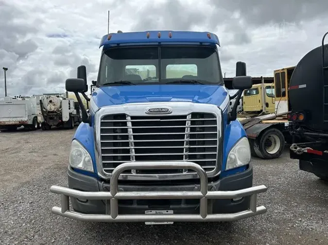 2015 FREIGHTLINER CASCADIA 113