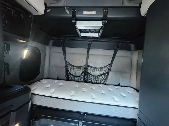 2021 FREIGHTLINER Cascadia 12622304d371e57221851b44727c62bb6ed