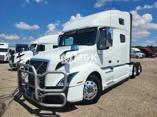 2024 VOLVO VNL64T760