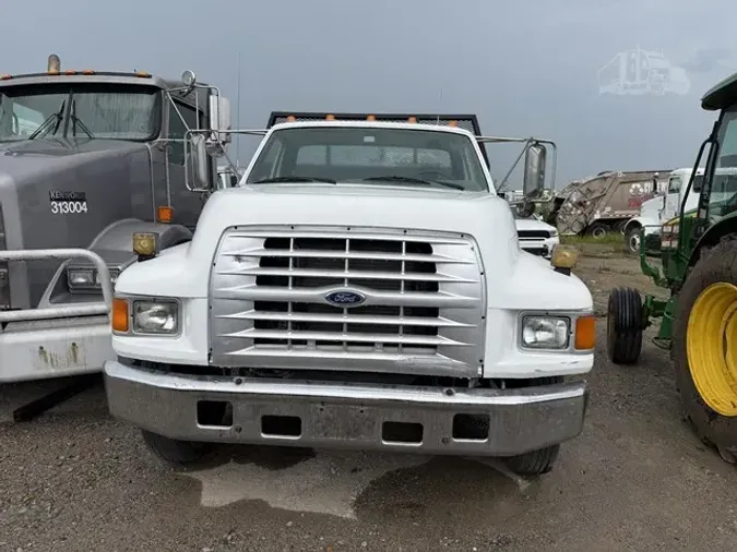 1996 FORD F800
