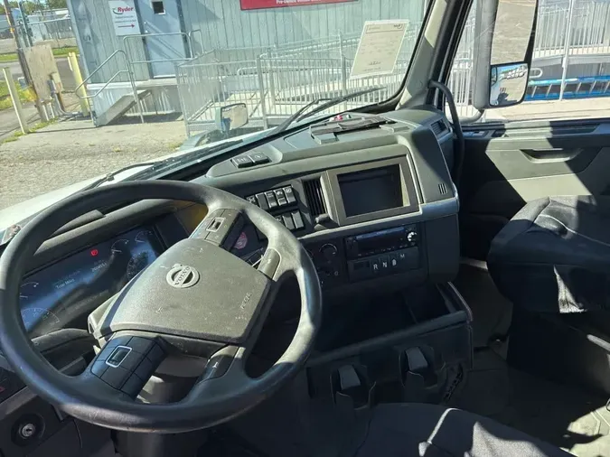 2020 VOLVO VNL64T-3002236b2aad81a7d8b5db8689146550253
