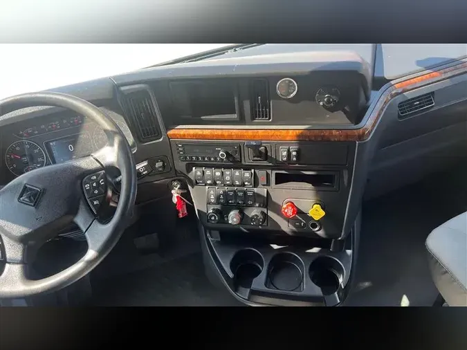 2022 INTERNATIONAL LT