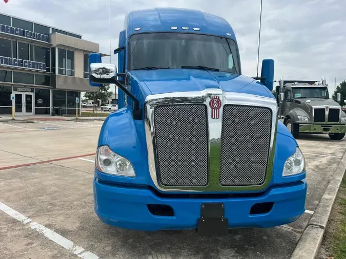 2022 Kenworth T680