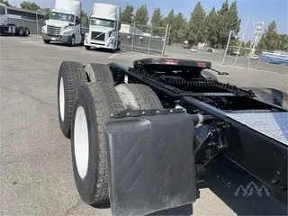 2011 FREIGHTLINER CASCADIA 125