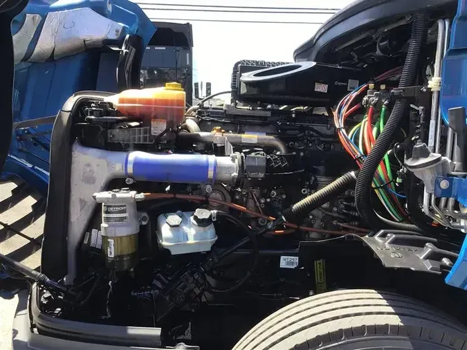 2021 FREIGHTLINER CA126