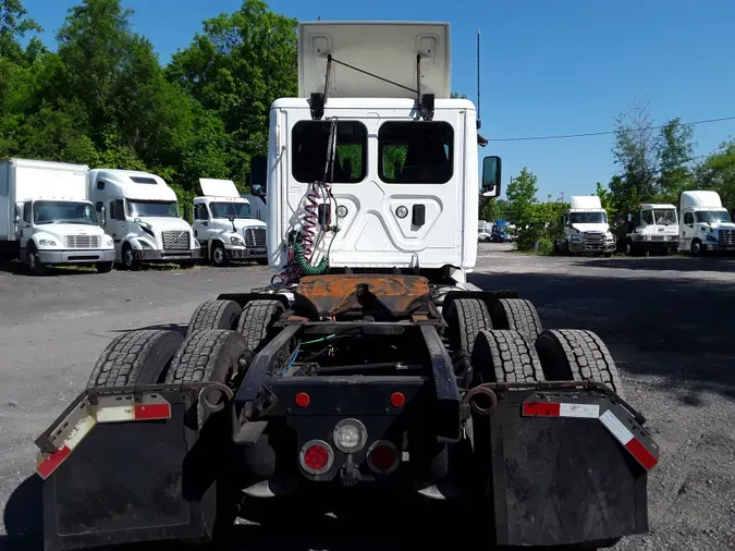 2017 FREIGHTLINER/MERCEDES CASCADIA 125